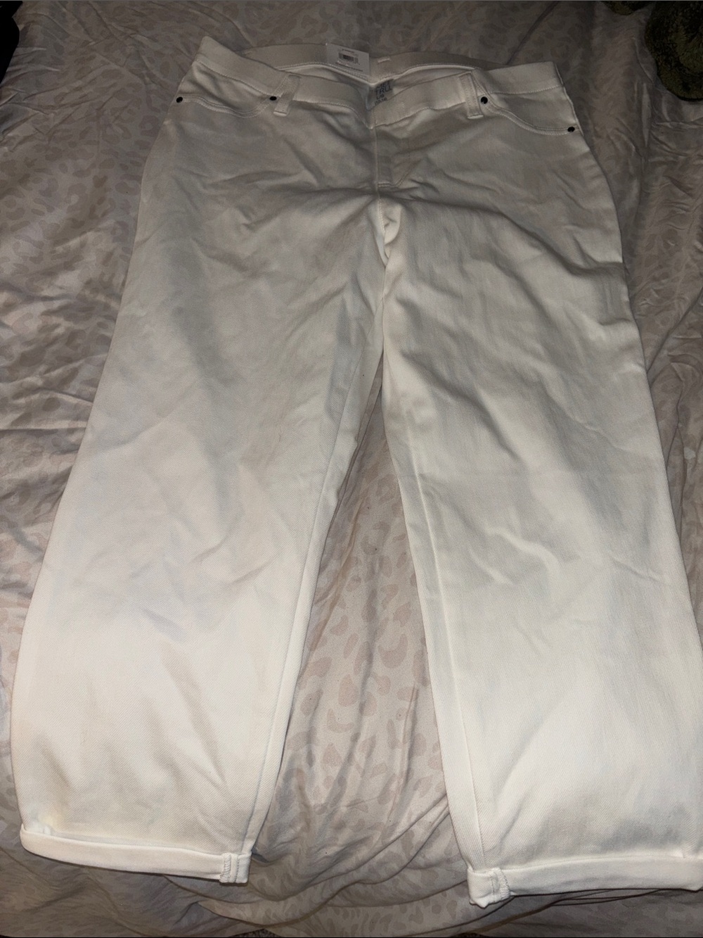 Time and Tru Off-White Cropped Wide-Leg Pants